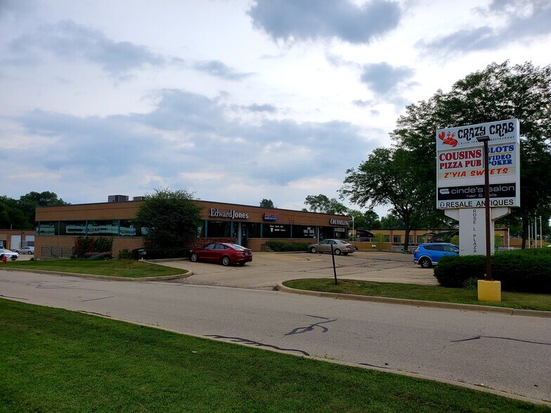 More Photos Of 910 W Lake St, Roselle Office For Lease