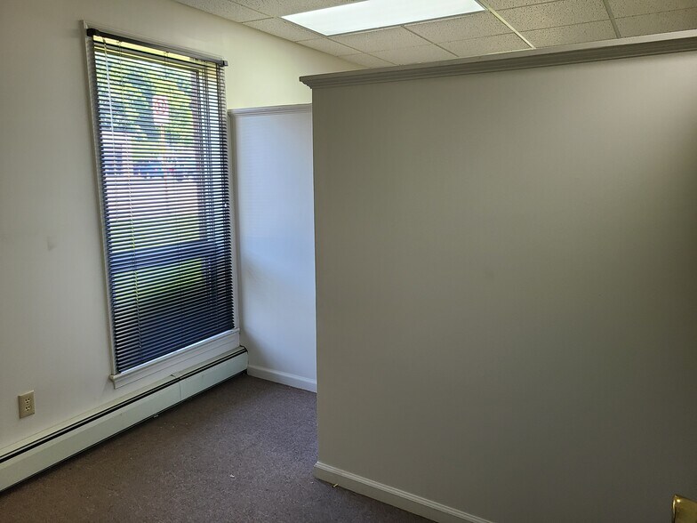 More Photos Of 349 York Rd, Willow Grove Medical For Lease