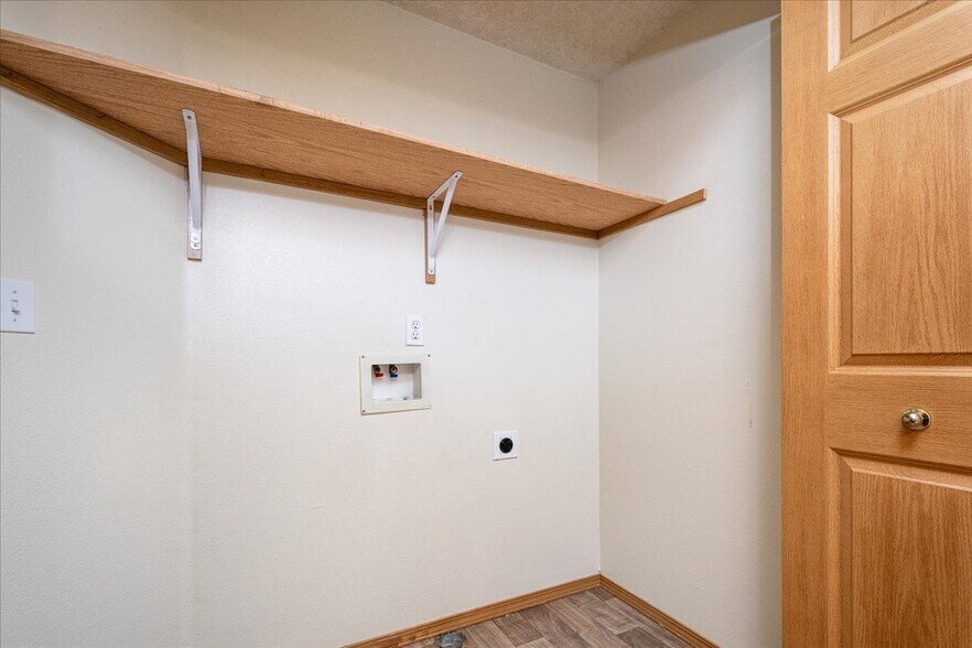 More Photos Of 4038-4048 SE Powell Valley Rd, Gresham Specialty For Sale