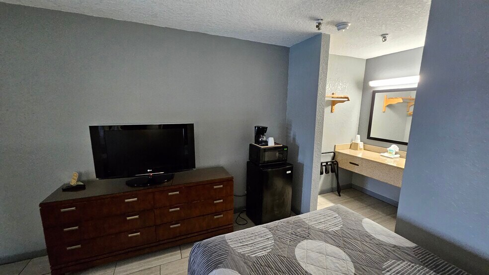 More Photos Of 3200 S Orlando Dr, Sanford Hospitality For Sale