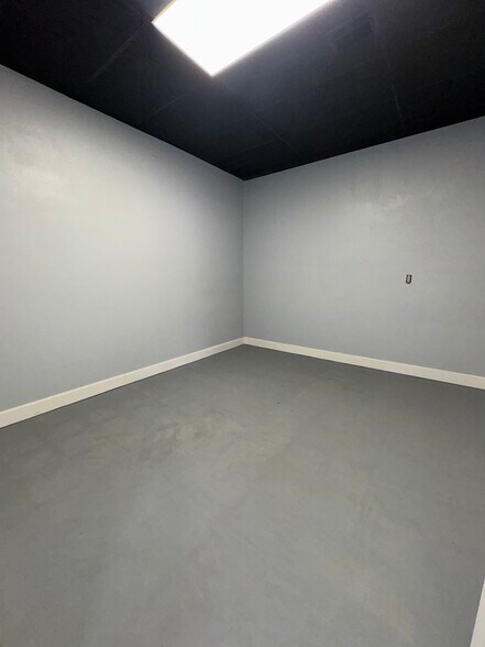 More Photos Of 438 S Main St, Mcalester Auto Repair For Sale