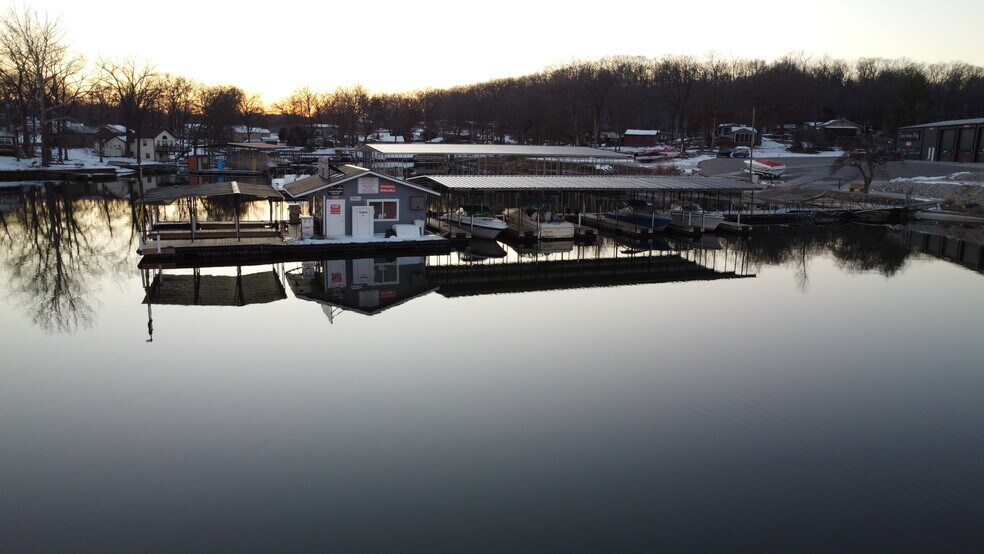 More Photos Of 27 Lighthouse Marina Rd, Sunrise Beach General Retail For Sale