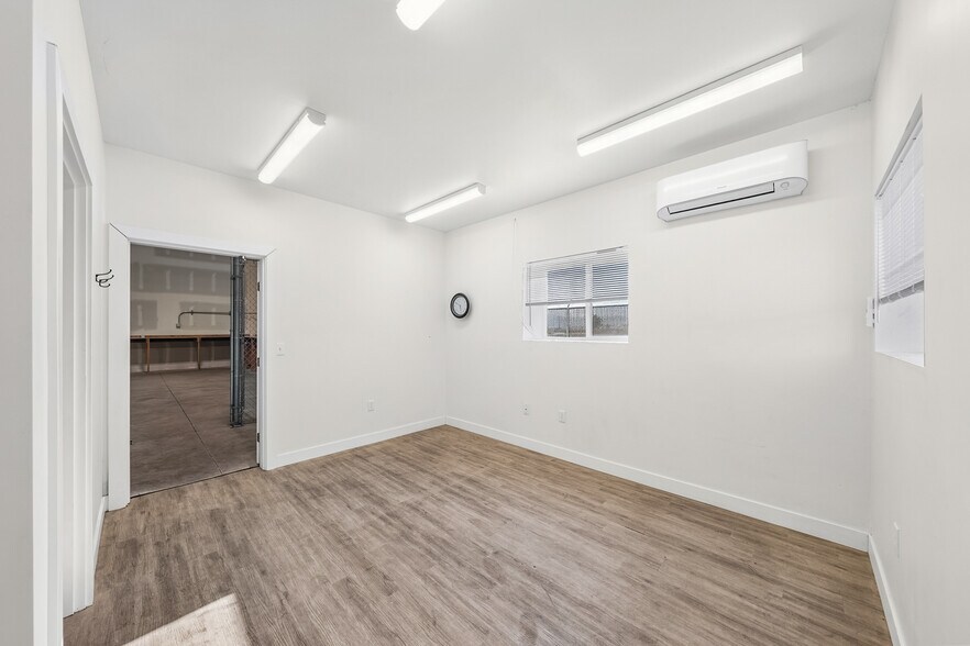 More Photos Of 188 Salmon Way, White City Industrial For Sale