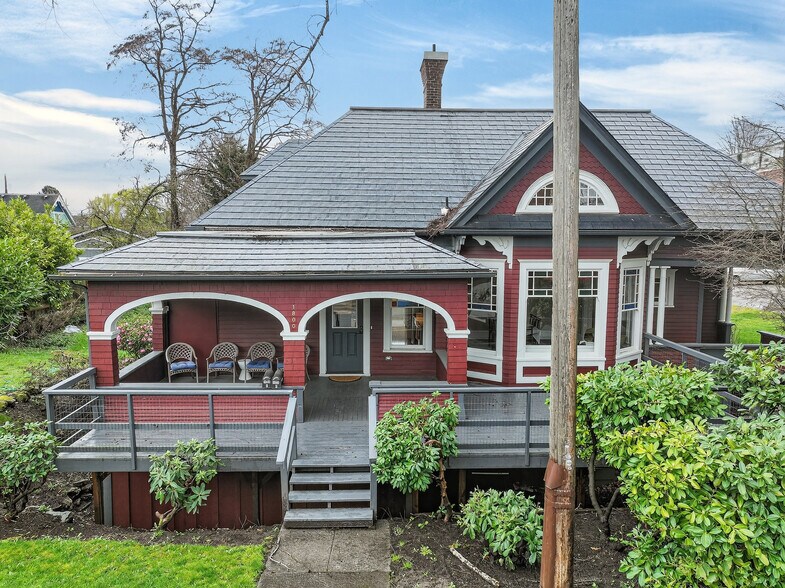 More Photos Of 1310 Ellsworth St, Bellingham Multifamily For Sale