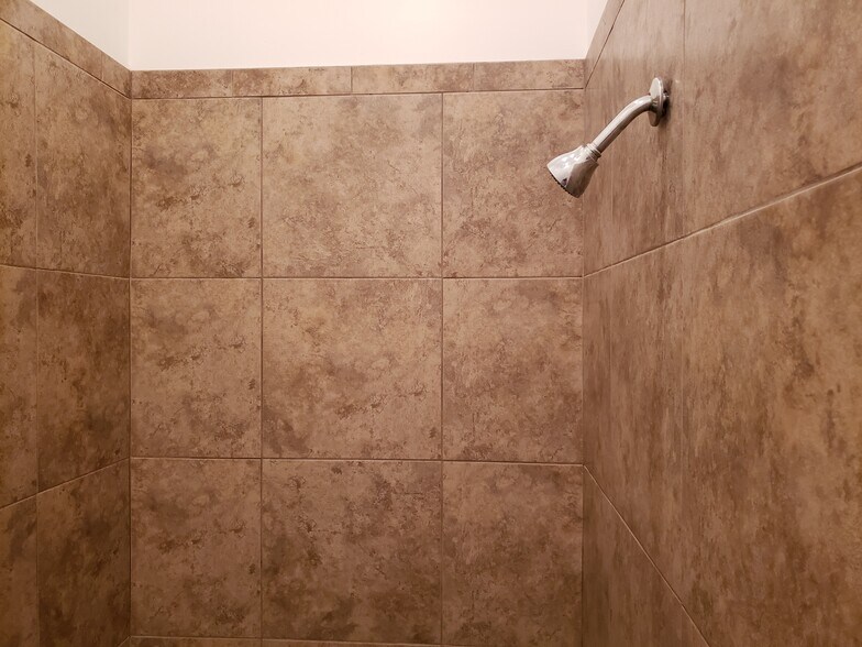 More Photos Of 3059-3061 SE Monroe St, Stuart Warehouse For Lease