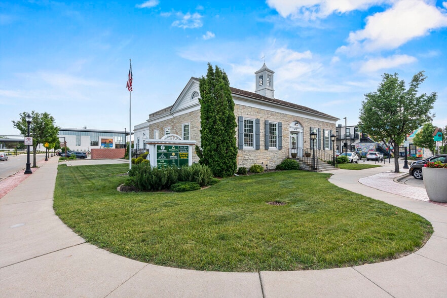 More Photos Of 416 George St, De Pere Office For Sale