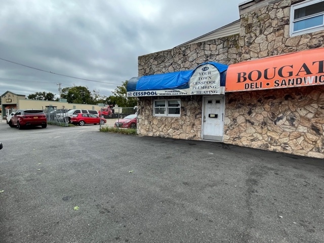 More Photos Of 125 Carleton Ave, Central Islip Freestanding For Sale