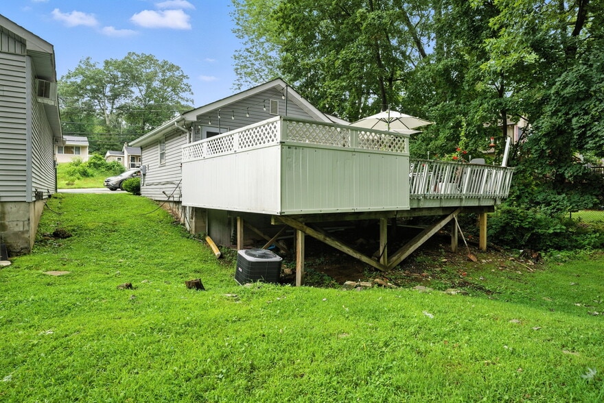 More Photos Of 260 Espanong Rd, Lake Hopatcong Restaurant For Sale