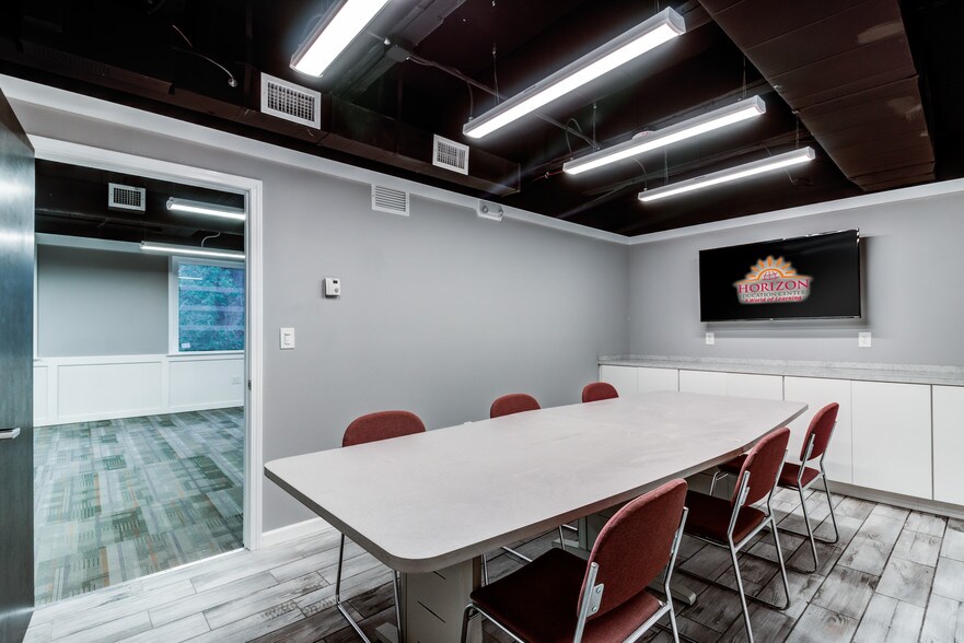 More Photos Of 25300 Lorain Rd, North Olmsted Medical For Lease