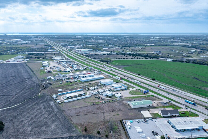 More Photos Of 4646 E Interstate 30, Rockwall Light Distribution For Sale