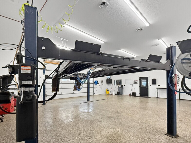 More Photos Of 204 S Main St, Woodward General Retail For Sale