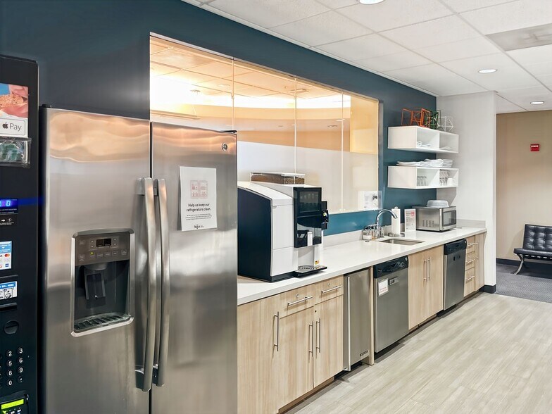 More Photos Of 801 International Pky, Lake Mary Coworking Space