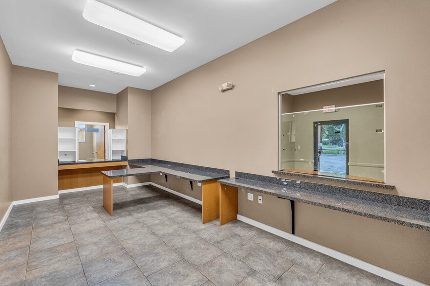 More Photos Of 6531 103rd St, Jacksonville Medical For Lease
