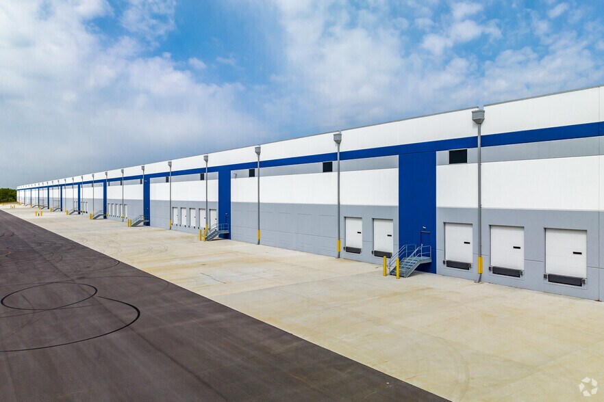 More Photos Of 16220 Hopewell Rd, Williamsport Distribution For Lease