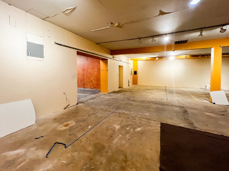 More Photos Of 1300 S Main St, Las Vegas Freestanding For Lease