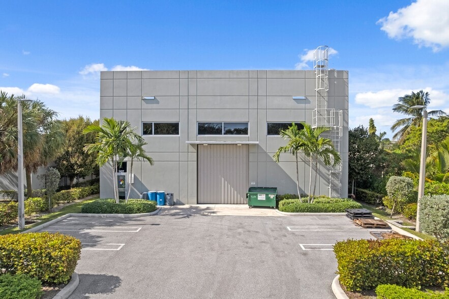 More Photos Of 1107 Wallace Dr, Delray Beach Showroom For Sale