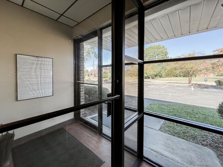 More Photos Of 119 W Lowman St, Mullins Medical For Sale