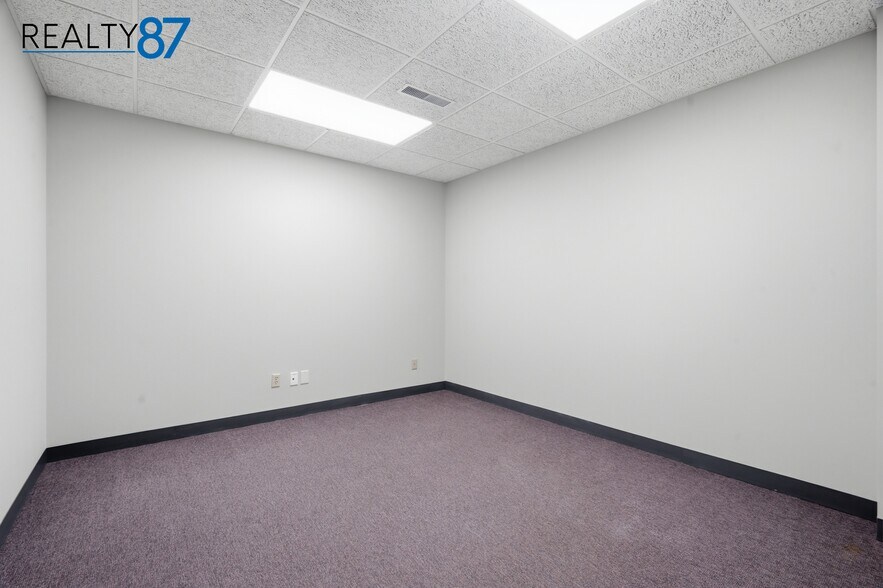 More Photos Of 3100 E Ave NW, Cedar Rapids Office For Lease