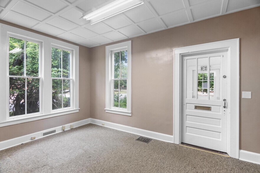 More Photos Of 105 Lancaster St SW, Aiken Loft Creative Space For Lease