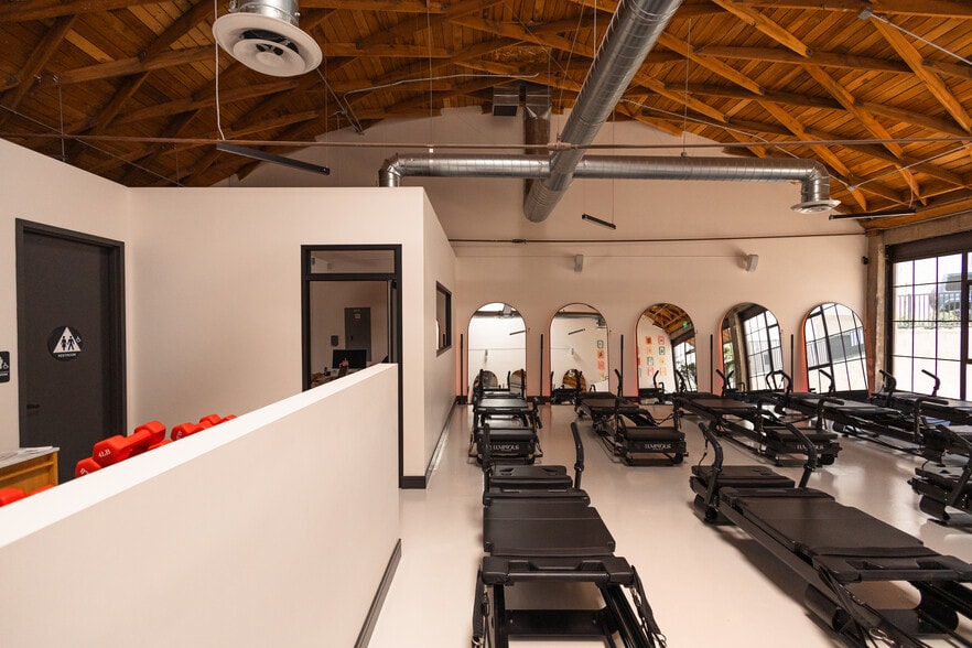 More Photos Of 1801 Blake Ave, Los Angeles Flex For Sale