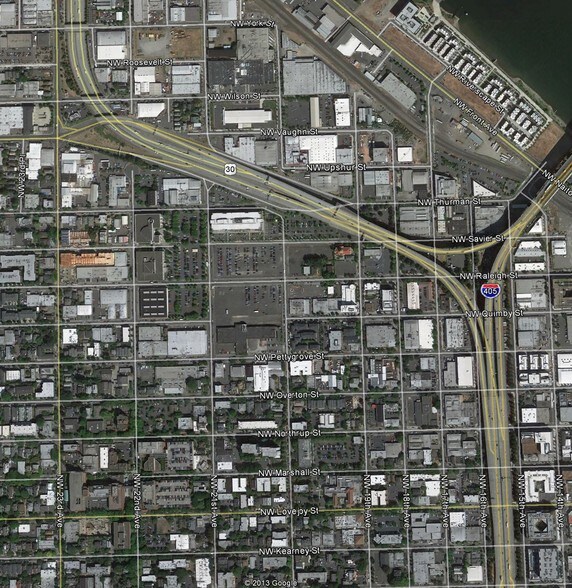 More Photos Of 2200 NW Savier St, Portland Flex For Lease