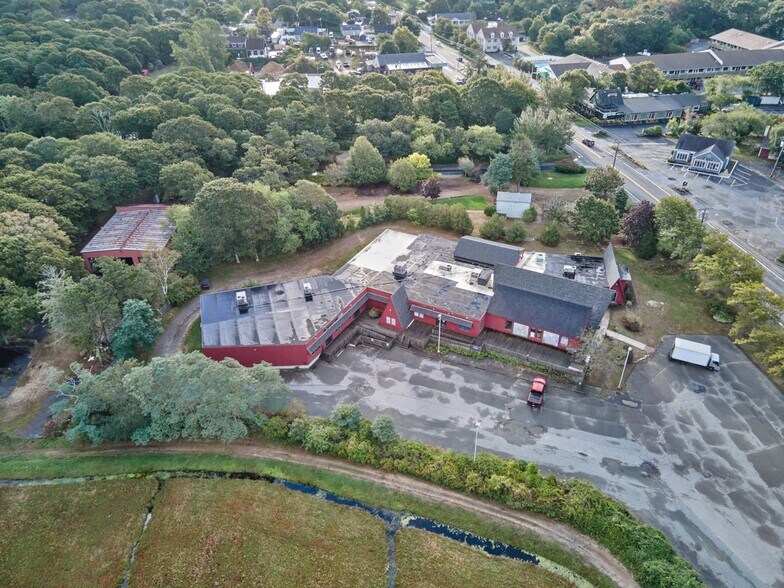 More Photos Of 316 Main St, West Yarmouth Unknown For Lease