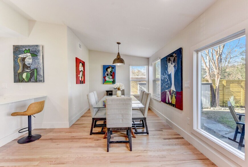 More Photos Of 7002 Whispering Oaks Dr, Austin Specialty For Sale