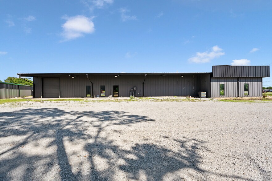 More Photos Of 25100 N Us-59 Hwy, Afton Office For Sale