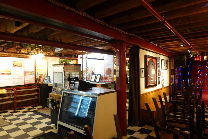 More Photos Of 151 Middle St, Portland Storefront Retail Residential For Lease