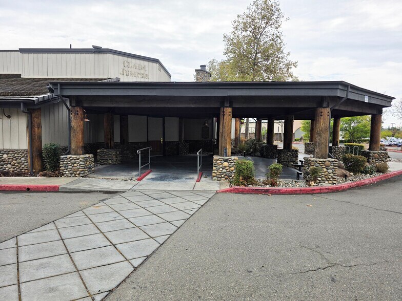 More Photos Of 250 Harding Blvd, Roseville Restaurant For Sale