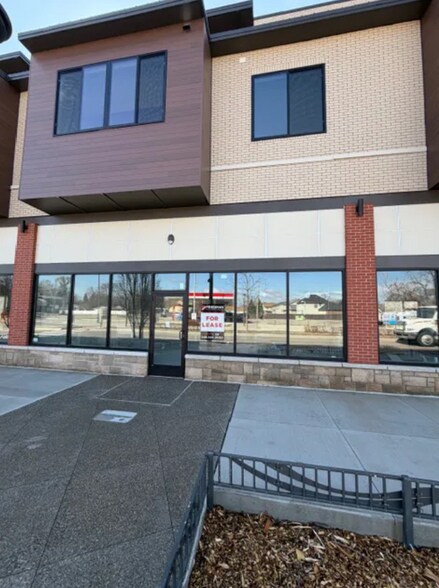More Photos Of 1760 E Auburn Rd, Rochester Apartments For Lease