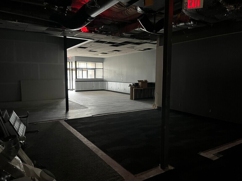 More Photos Of 6220 Nesbitt Rd, Fitchburg Storefront For Lease