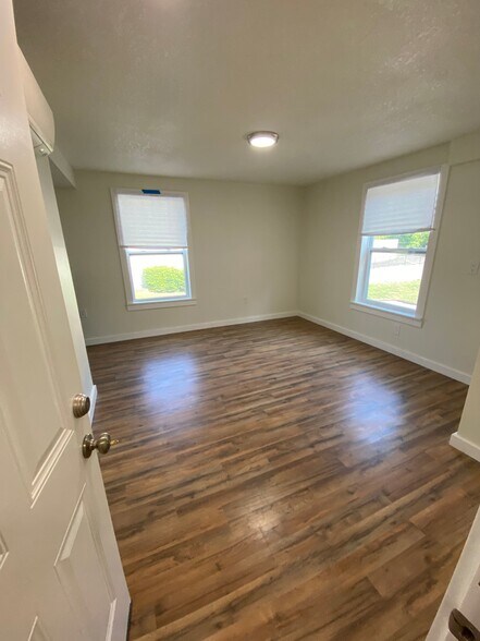 More Photos Of 8705 E 63rd Trafficway, Kansas City Apartments For Sale