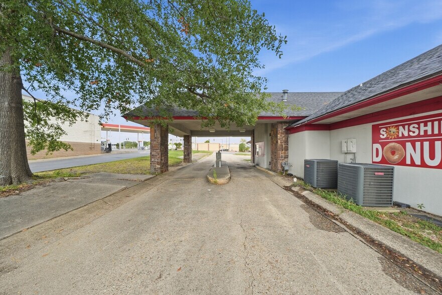More Photos Of 609 N Main St, Benton Fast Food For Sale