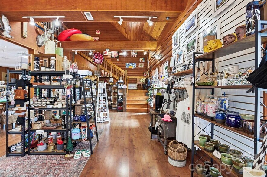More Photos Of 10932 Rosman Hwy, Lake Toxaway Freestanding For Sale