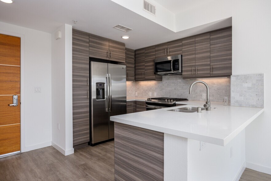 More Photos Of 12035 Wilshire Blvd, Los Angeles Apartments For Lease