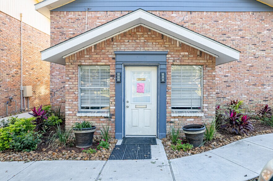 More Photos Of 310 Waco Ave, League City Apartments For Sale