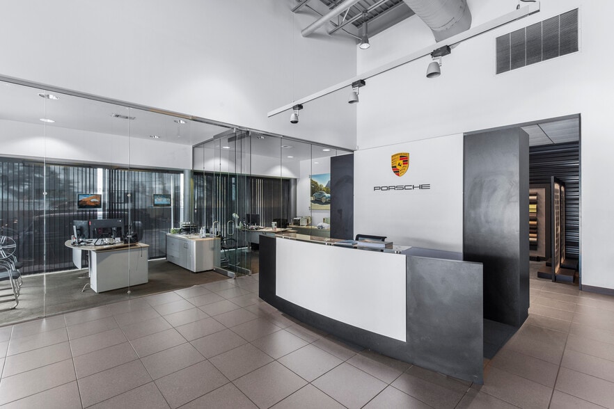 More Photos Of 5385 N I 55 St, Jackson Auto Dealership For Sale