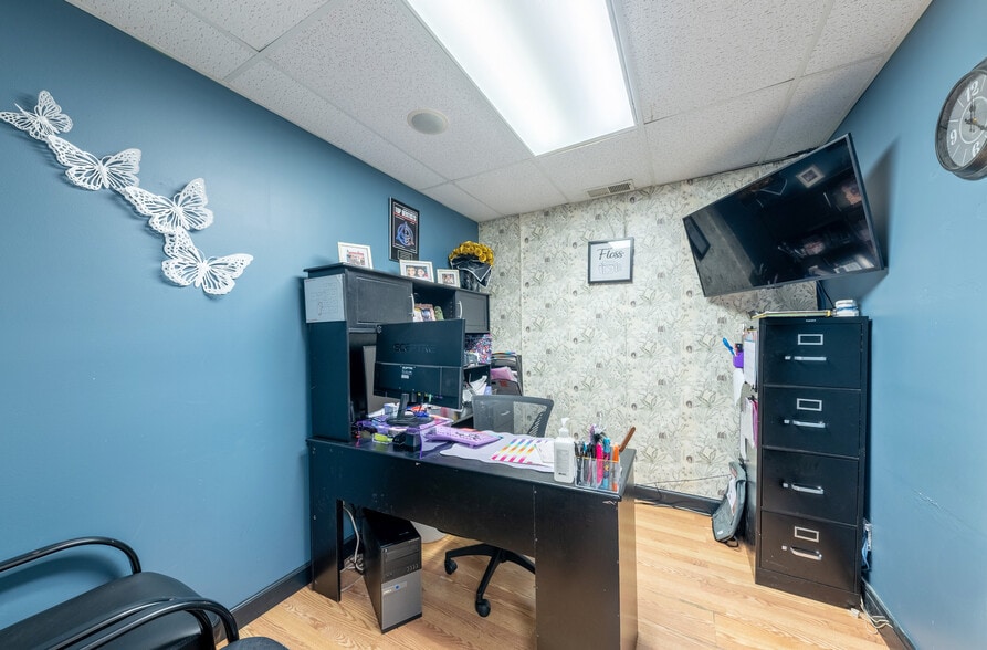 More Photos Of 1016 Maple Dr, Morgantown Loft Creative Space For Lease