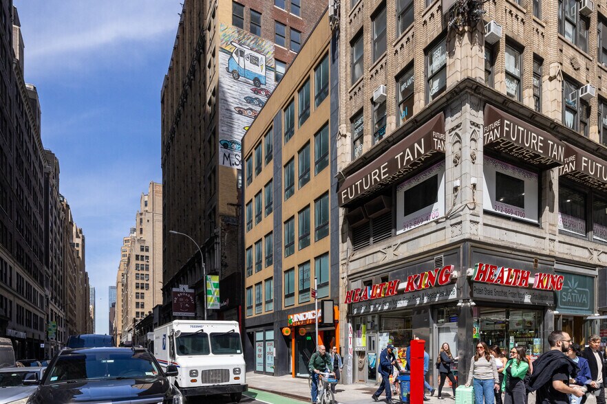 More Photos Of 203-205 W 38th St, New York Office For Lease