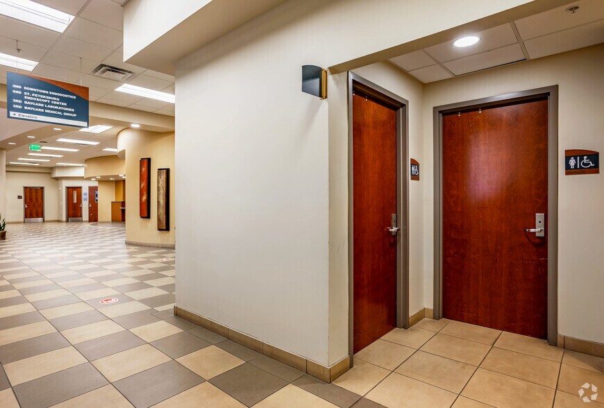 More Photos Of 560 Jackson St N, Saint Petersburg Medical For Lease