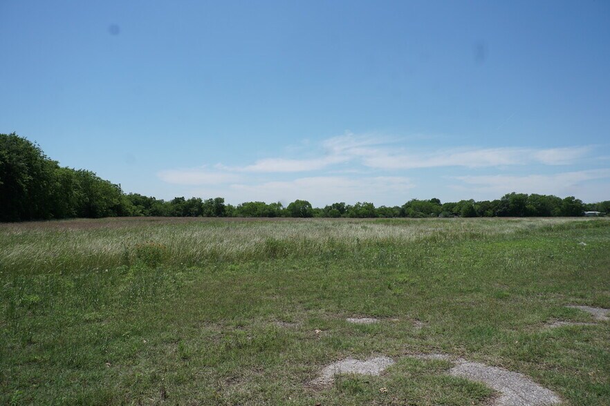 Primary Photo Of 6708 E US Highway 87, San Antonio Land For Sale