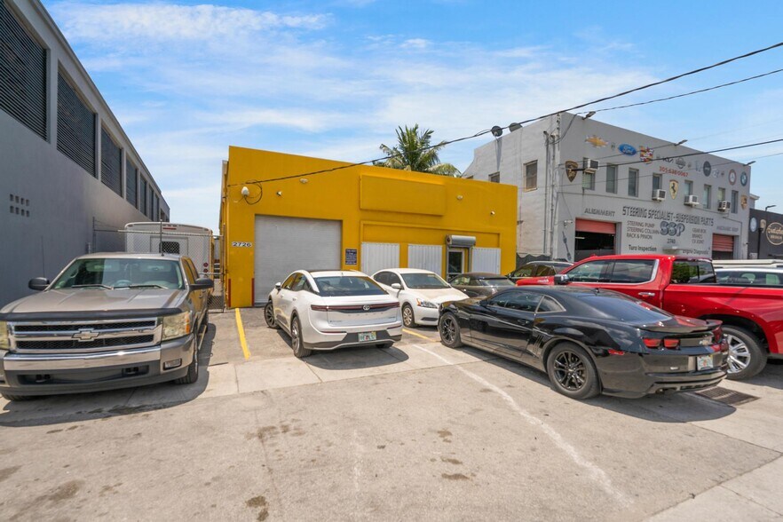 More Photos Of 2726 NW 35th St, Miami Industrial For Sale