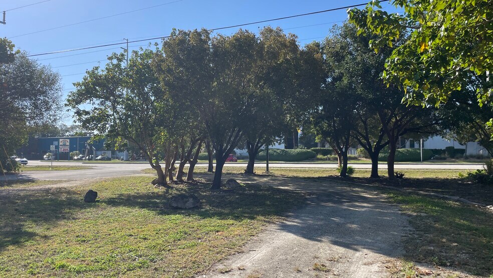 More Photos Of 14 125th Street Gulf, Marathon Office Residential For Sale