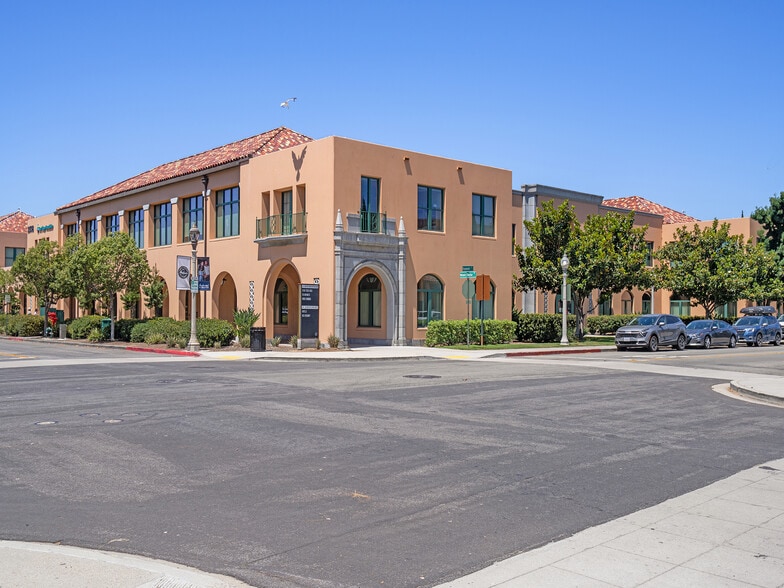 More Photos Of 2508 Historic Decatur Rd, San Diego Office For Lease