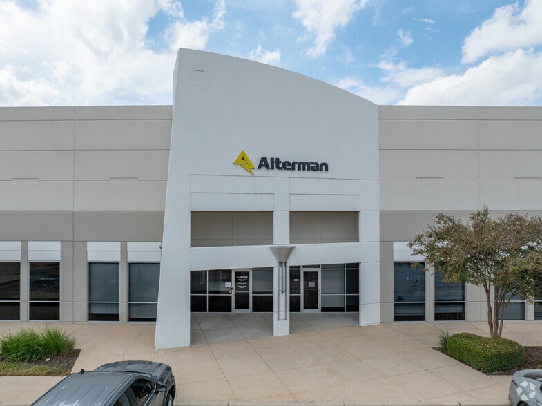 More Photos Of 1340 Airport Commerce Dr, Austin Warehouse For Lease