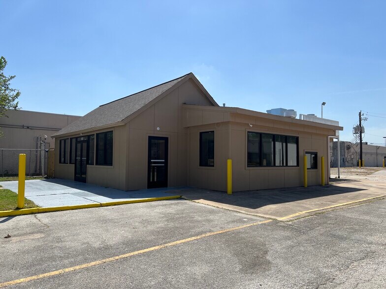 More Photos Of 7810 Bellfort Rd, Houston Restaurant For Sale