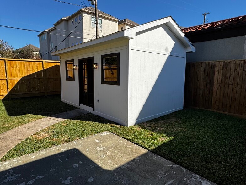 More Photos Of 4738 W. Alabama, Houston Loft Creative Space For Sale