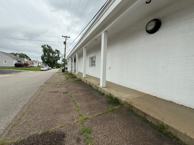 More Photos Of 4201 Blackburn Ave, Ashland Medical For Sale