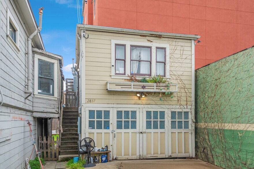 More Photos Of 2857 Ford St, Oakland Multifamily For Sale